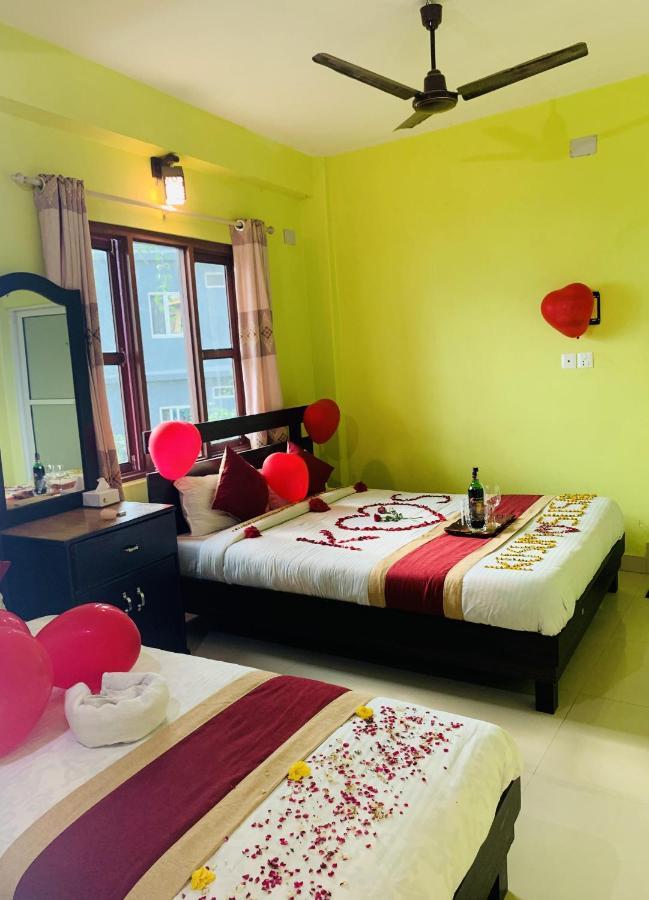Hotel October Inn Pokhara Exterior photo