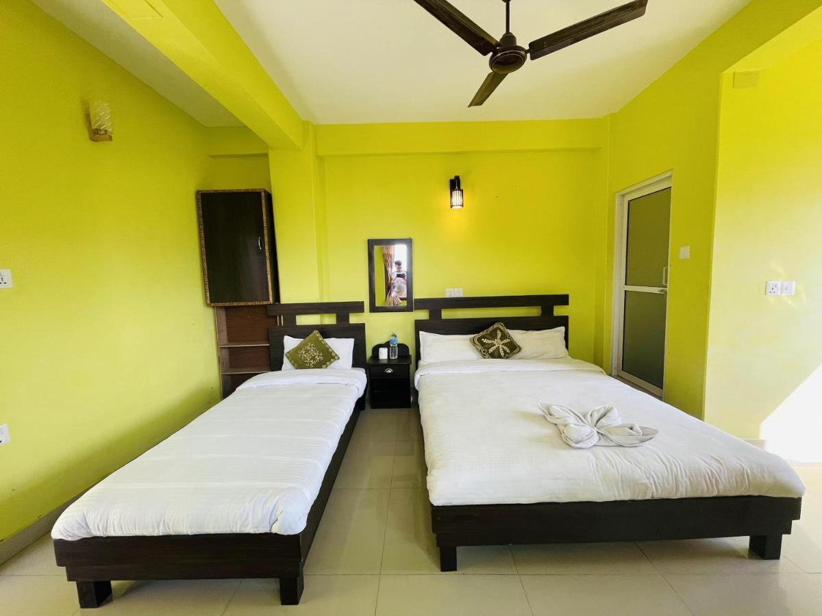 Hotel October Inn Pokhara Exterior photo