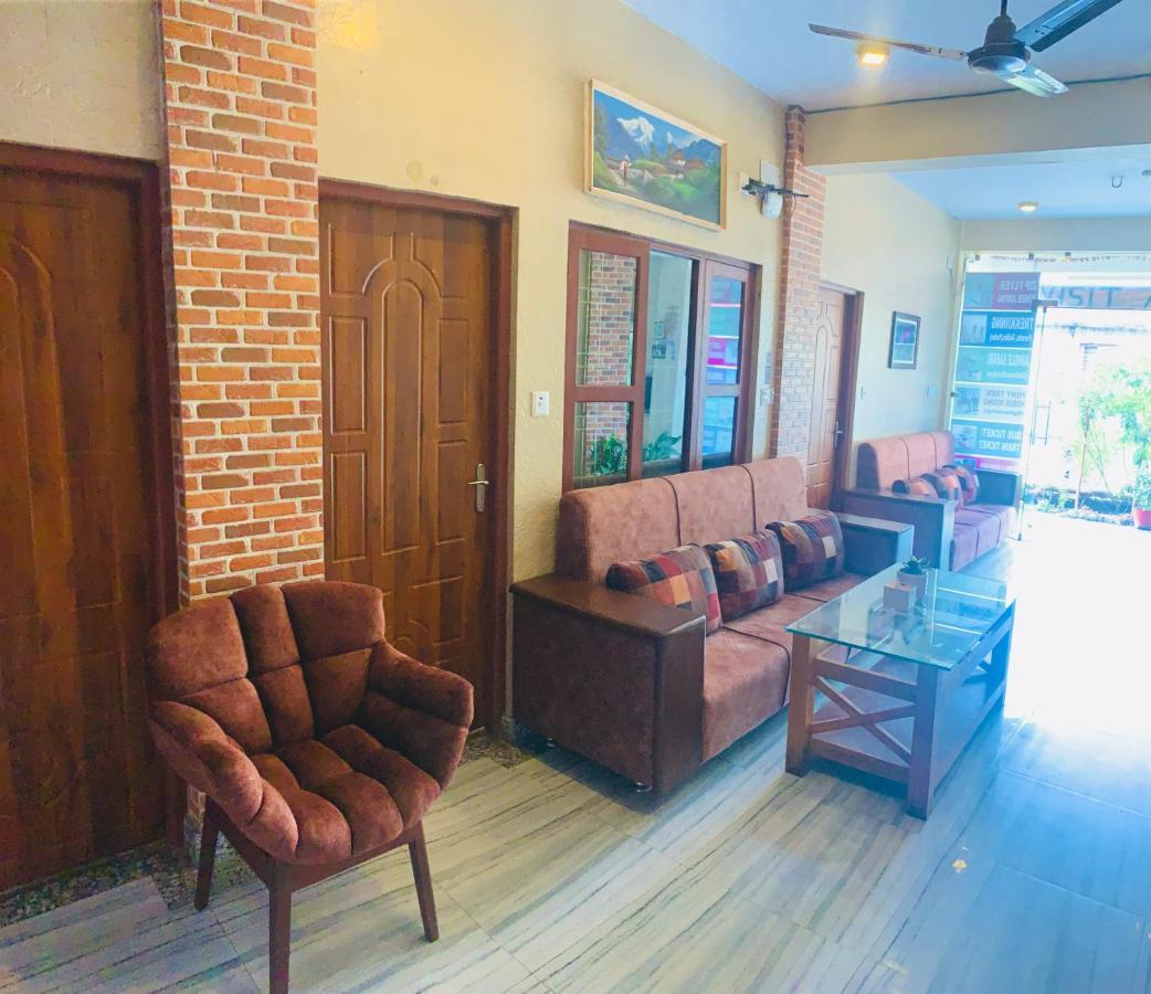 Hotel October Inn Pokhara Exterior photo