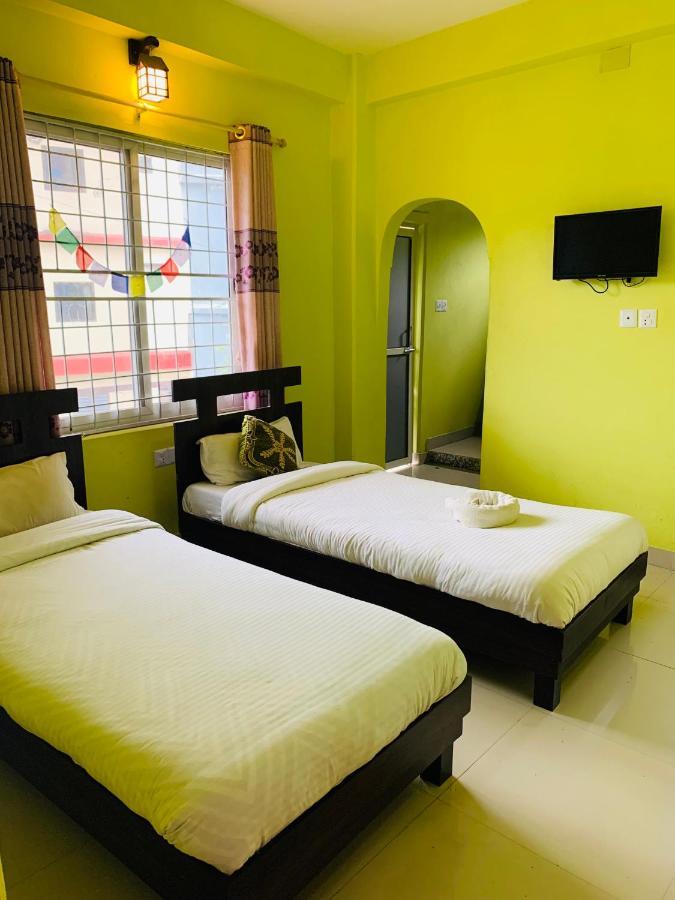Hotel October Inn Pokhara Exterior photo